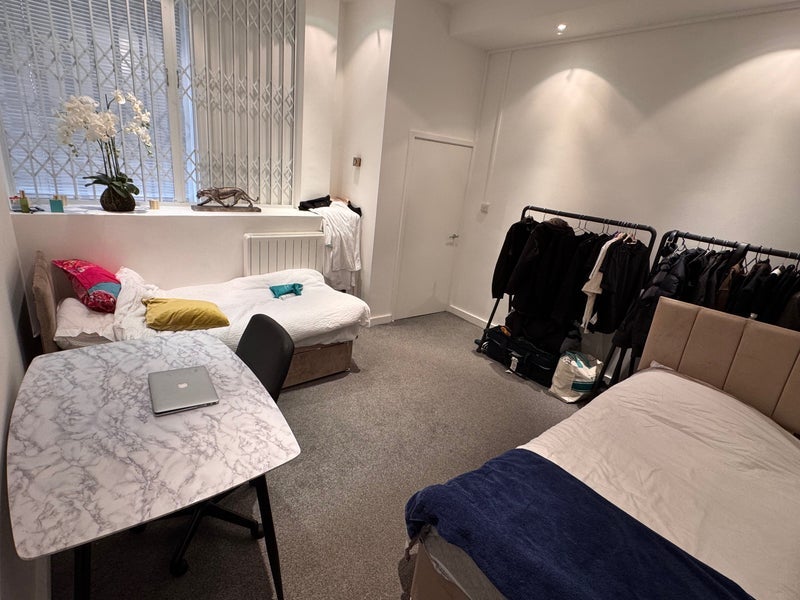 Room Drury Lane in Greater London