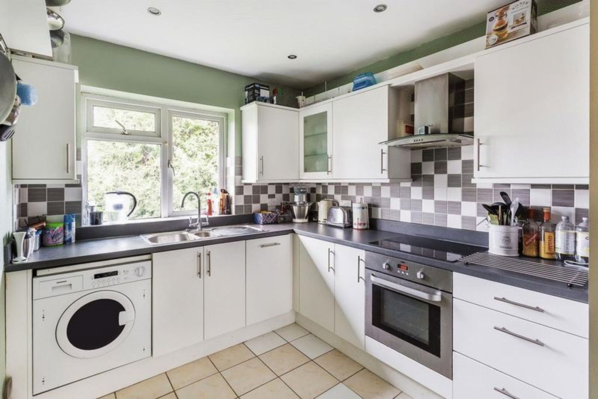 Flat Taunton Lane in London