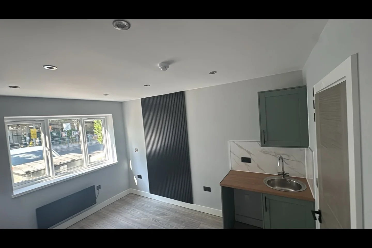 Flat Ashburnham Road in Greater London