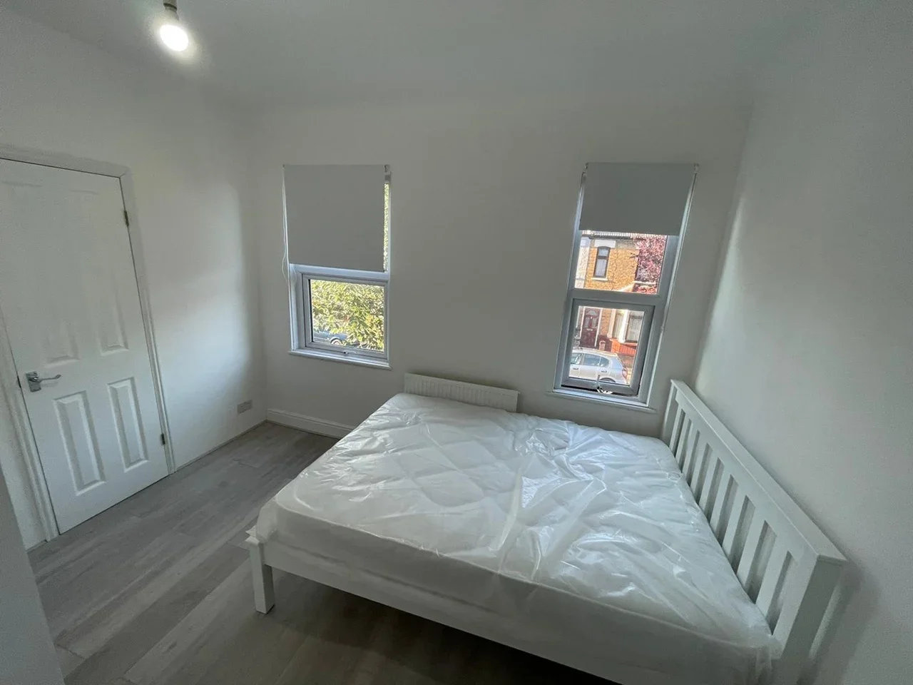 Room Kensington Street in Bradford