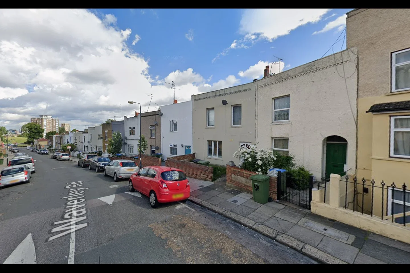 Flat Waverley Road in Greater London