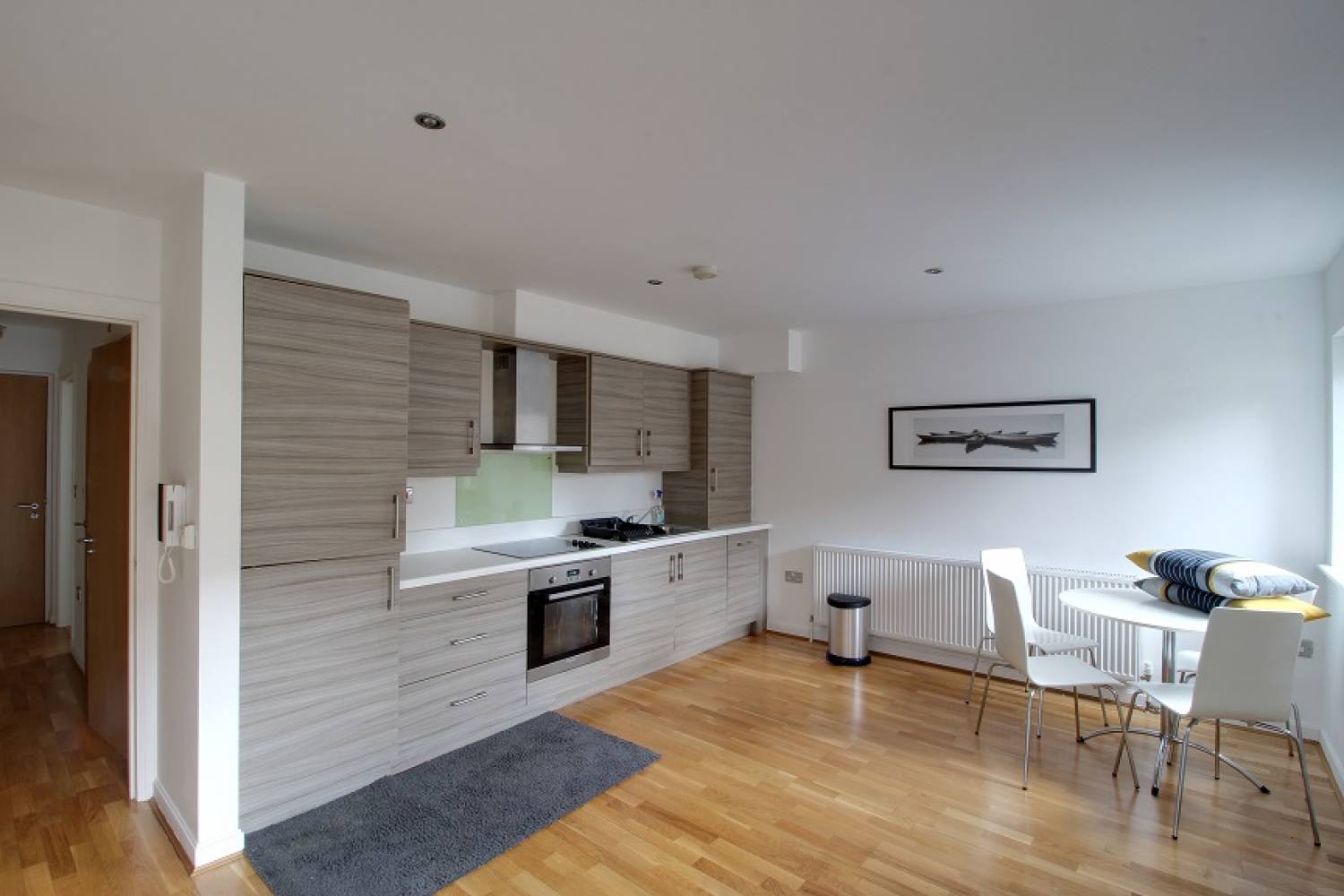 Flat Woodstock Road in Greater London