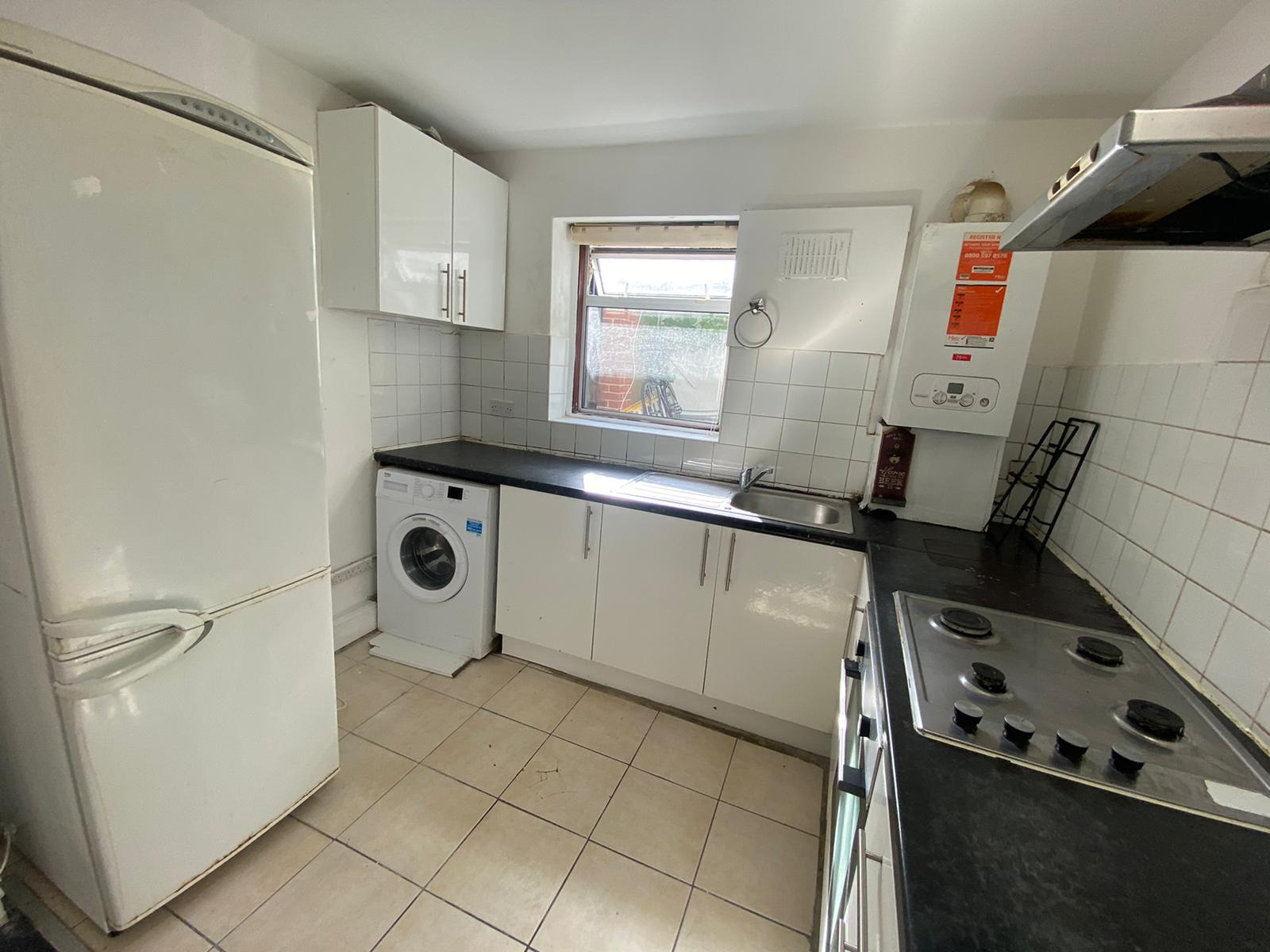 Flat Hughendon Terrace in Greater London