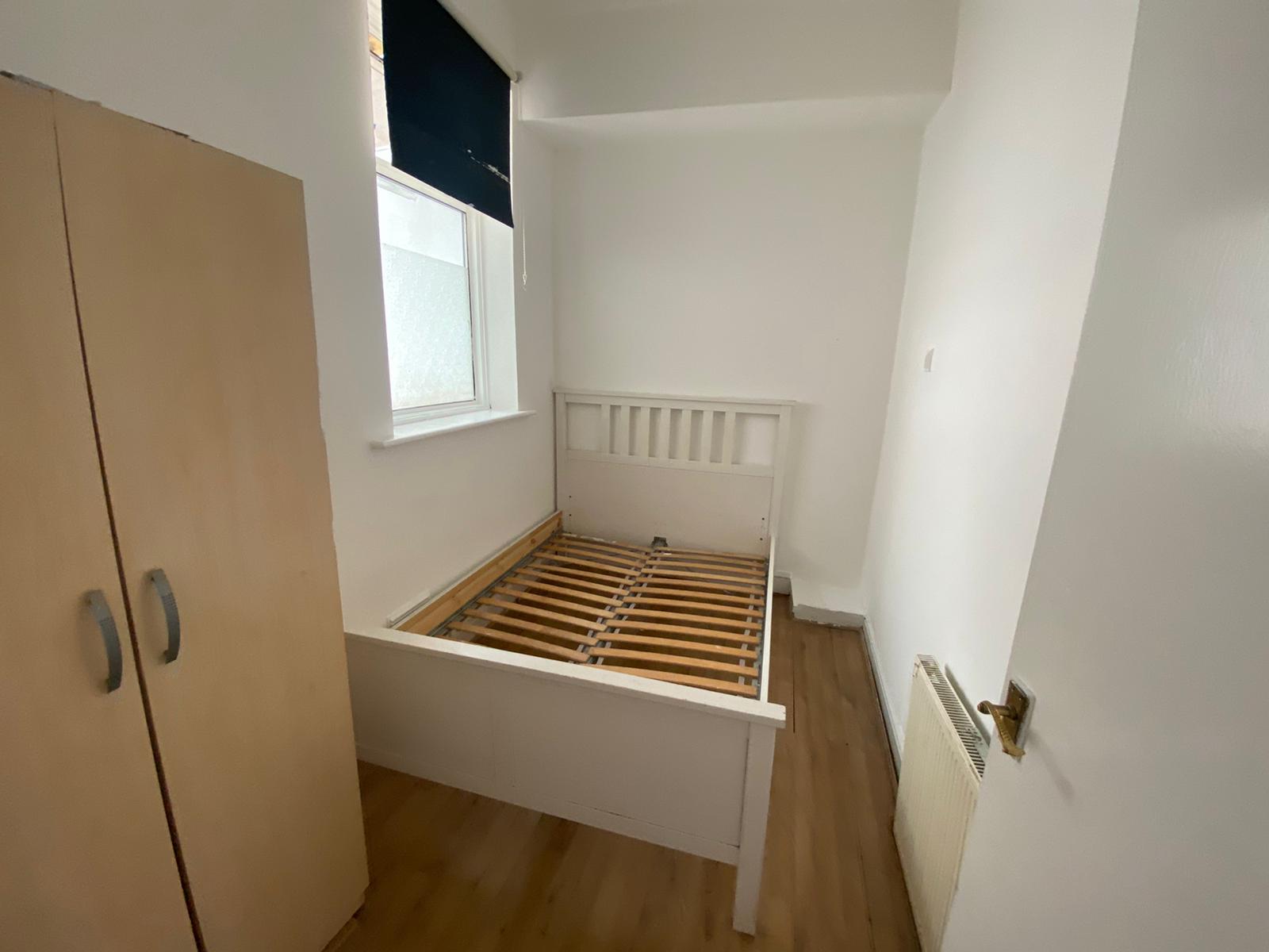 Flat Hughendon Terrace in Greater London