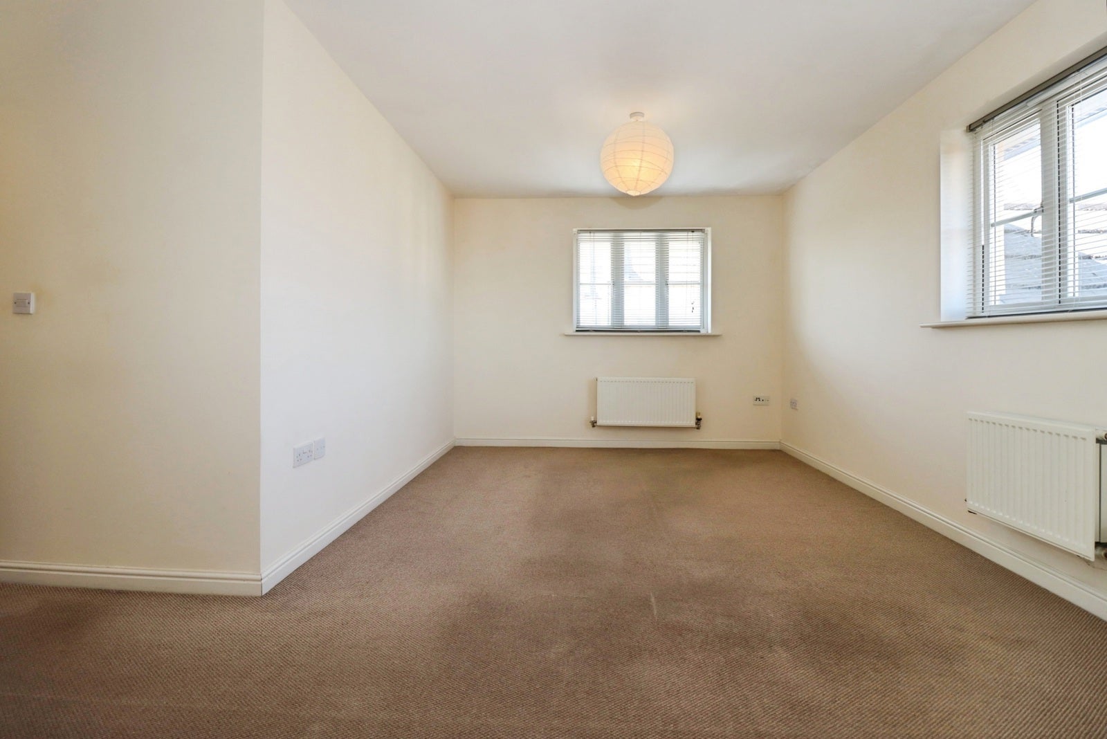 Flat Shepherds Walk in Bradley Stoke
