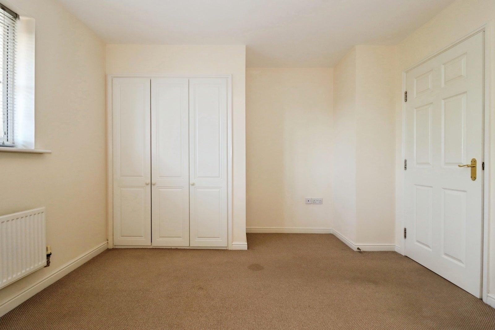 Flat Shepherds Walk in Bradley Stoke