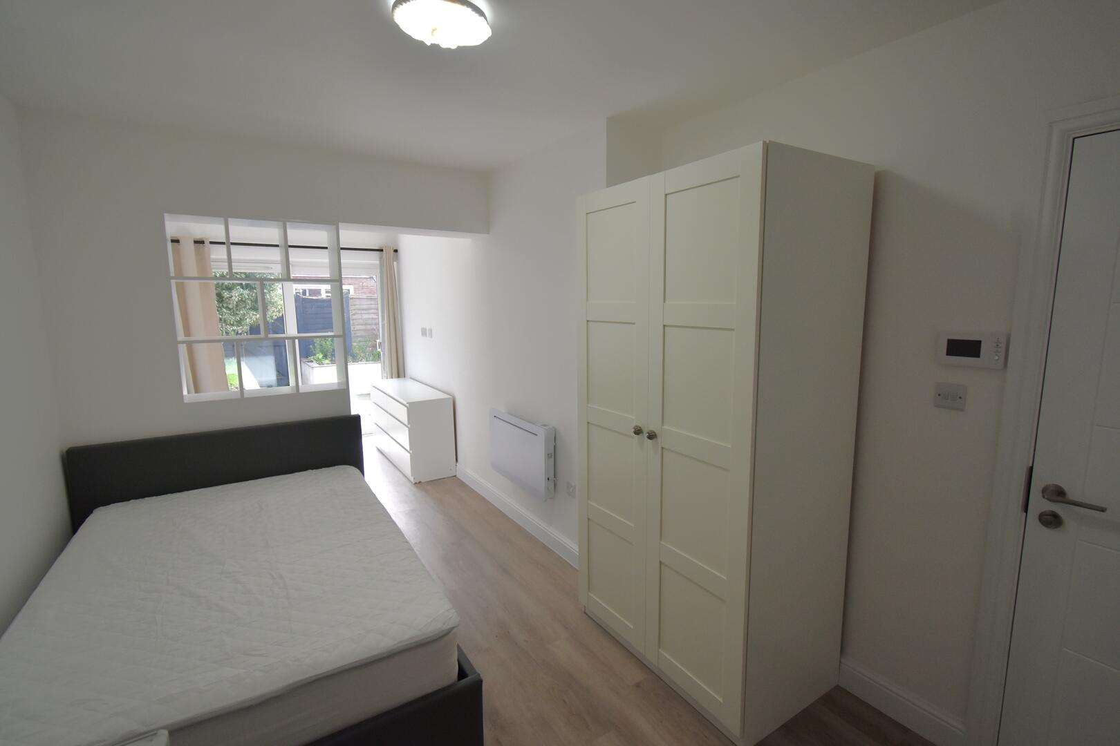 Flat Waid Close in Dartford