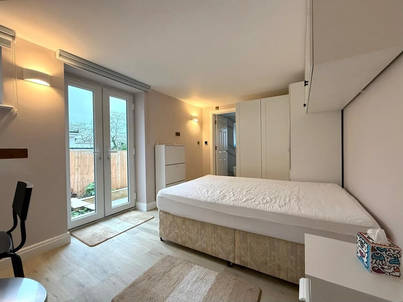 Room Ashfield Road in Greater London
