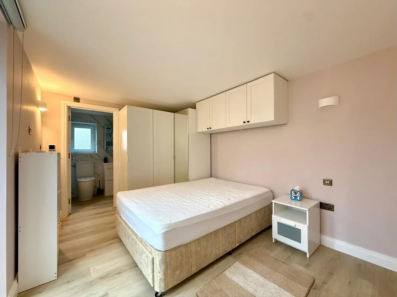 Room Ashfield Road in Greater London