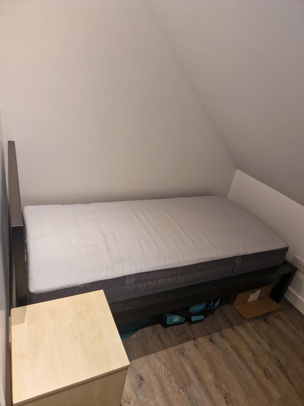 Room Hollybush Hill in Greater London