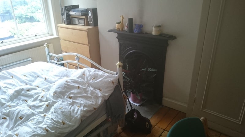 Room Bamford Road in Manchester