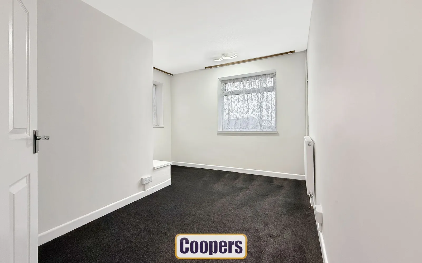 Flat Yarningale Road in Coventry