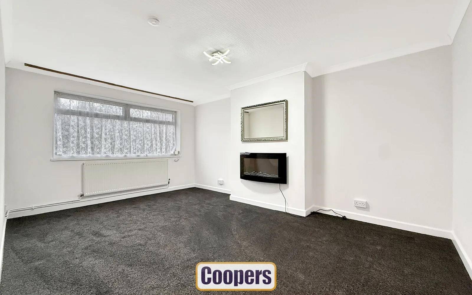 Flat Yarningale Road in Coventry