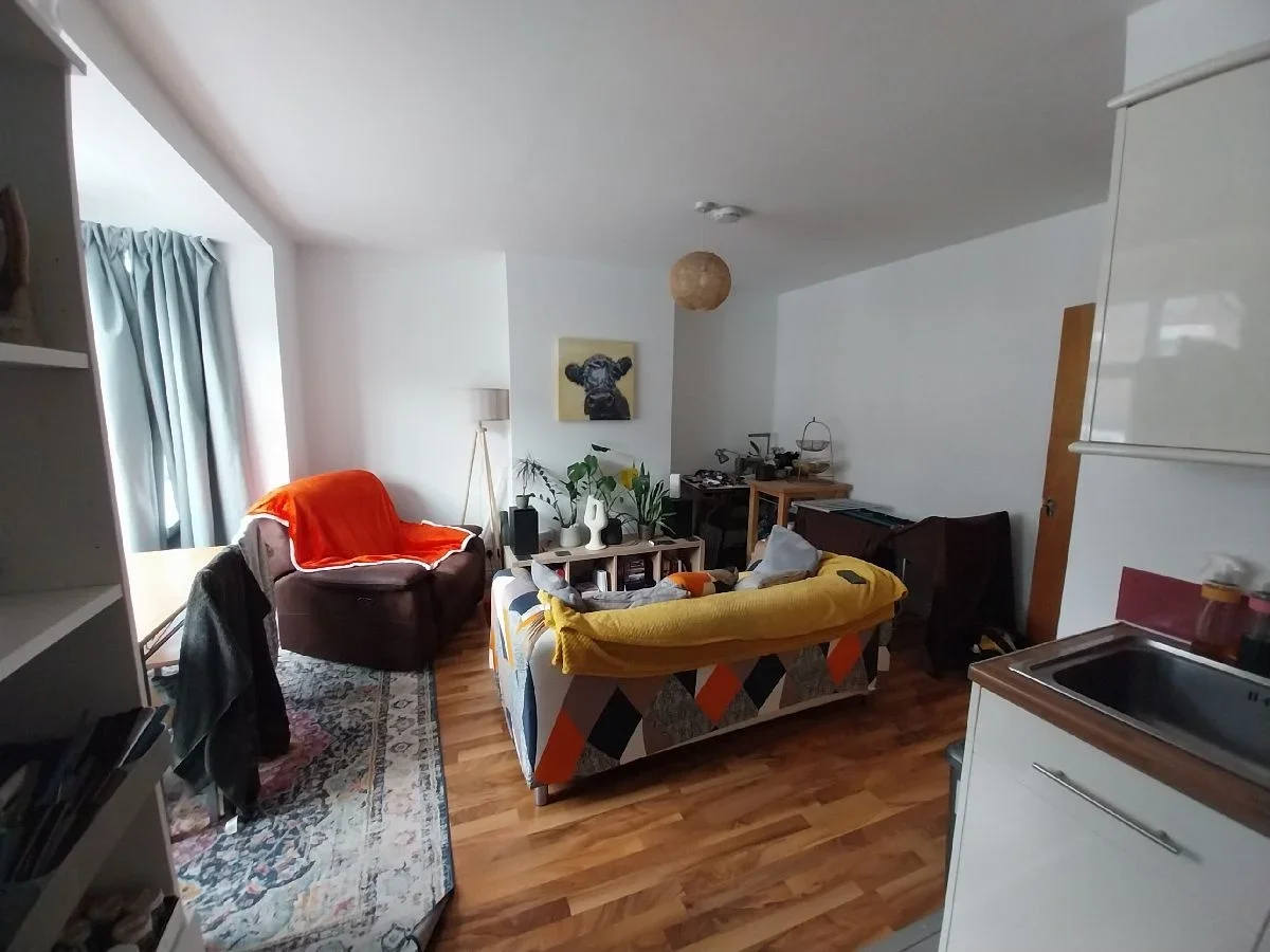 Flat Eade Road in Greater London