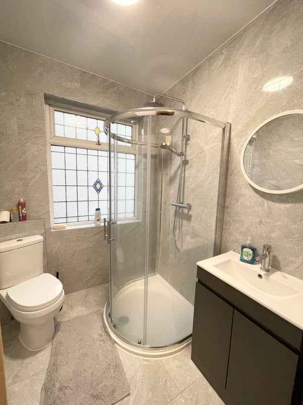 Room Himley Road in Dudley