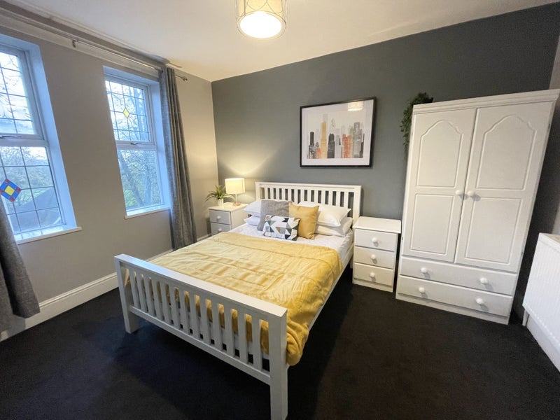 Room Himley Road in Dudley