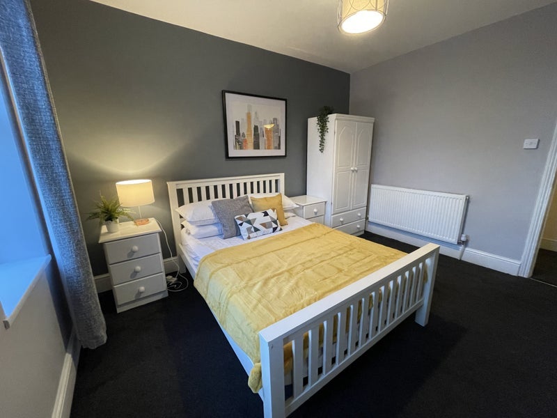 Room Himley Road in Dudley