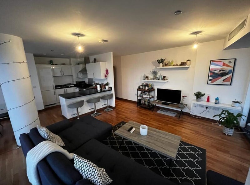 Room High Street in Greater London
