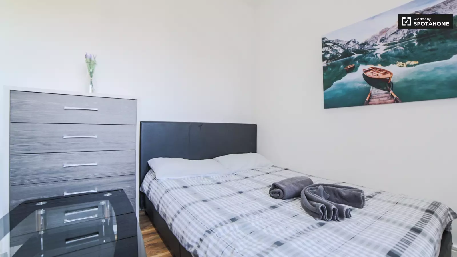 Flat Achillies Close in Greater London