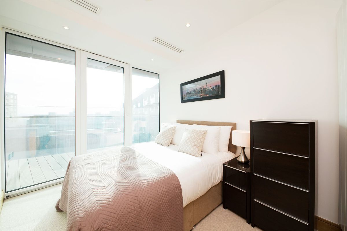 Flat Crossharbour Plaza in Greater London