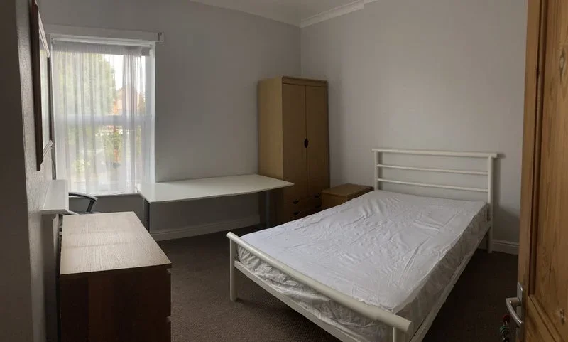 Room Terry Road in Coventry