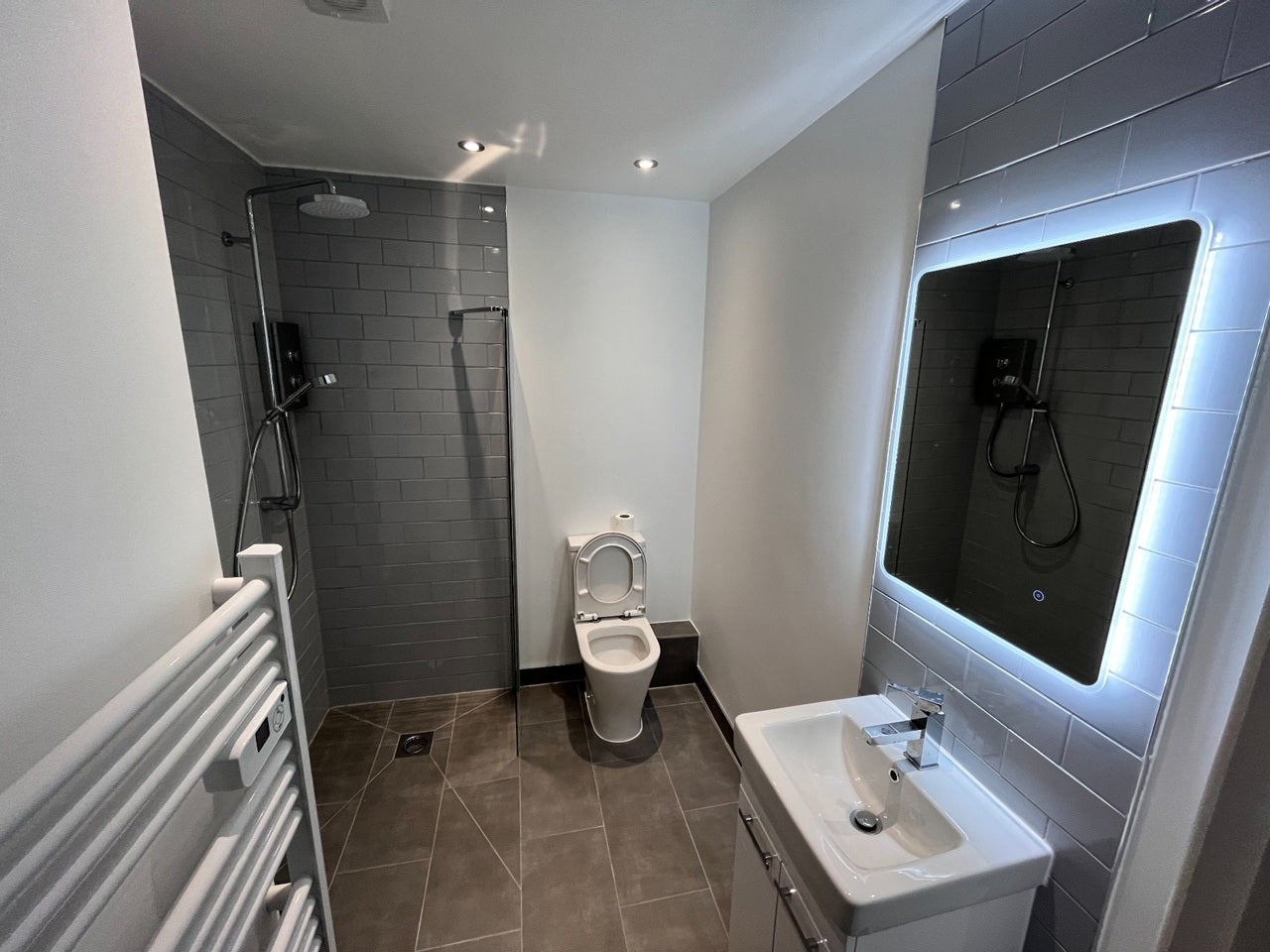 Flat Alcombe Road in Northampton