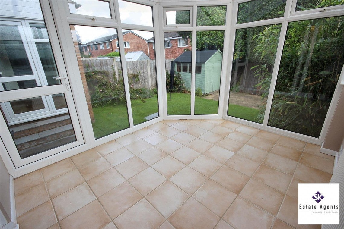 House Snelston Close in North East Derbyshire