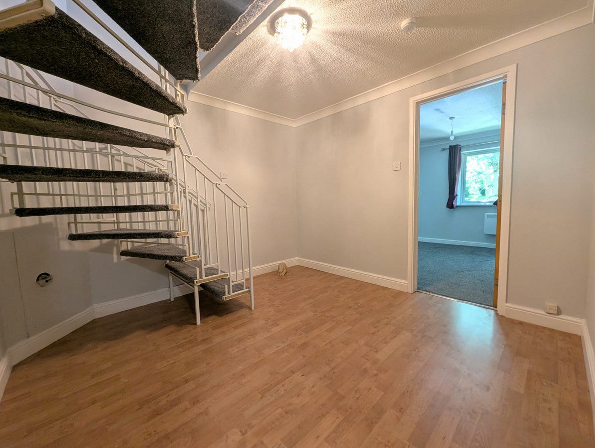 Flat Sanders Road in Bromsgrove