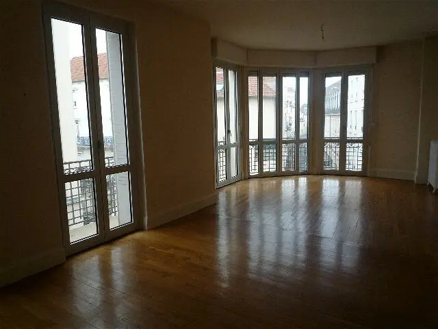 Appartement Rue de Paris à Vichy
