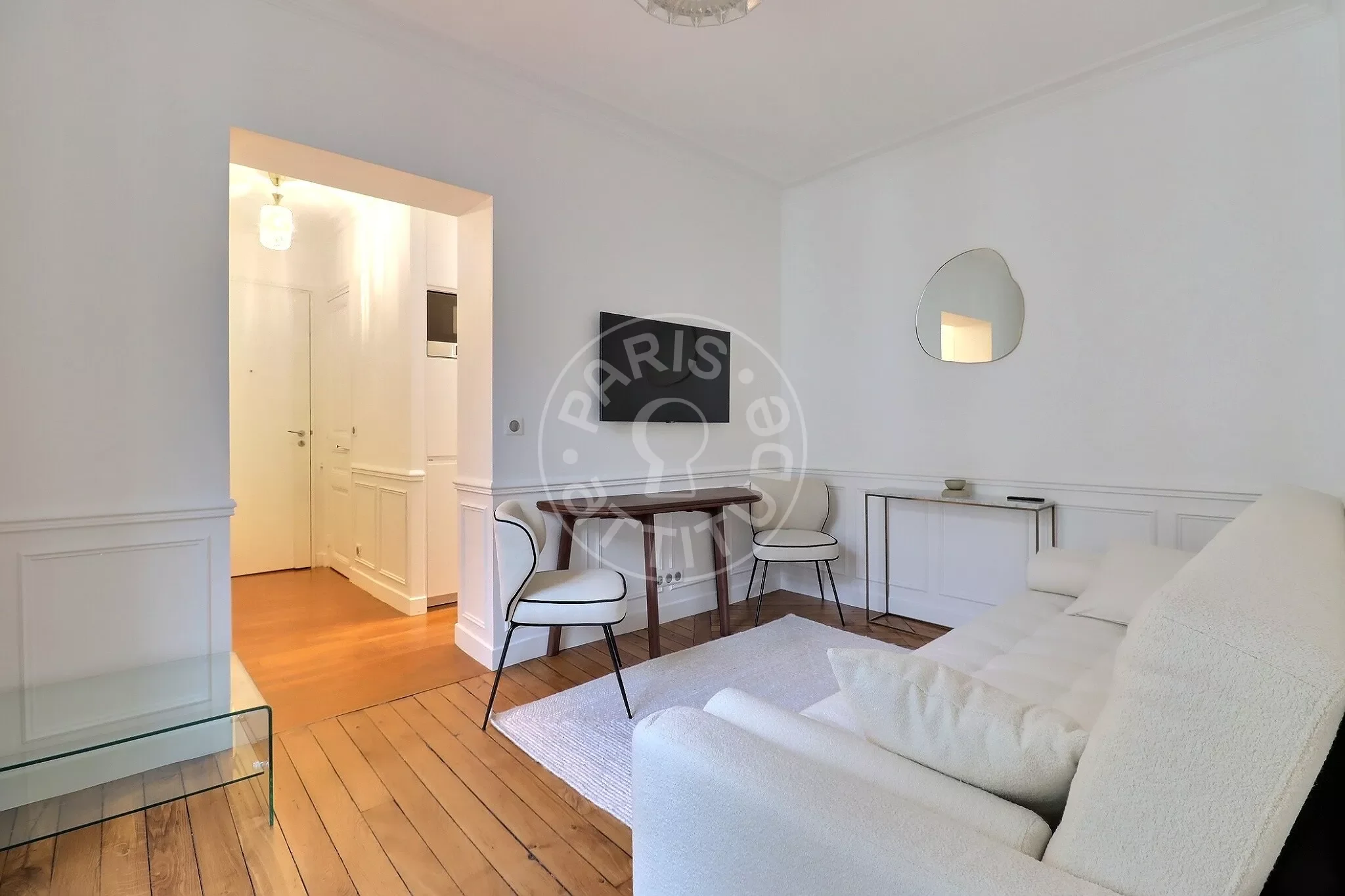 Flat Rue Poncelet in Paris