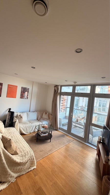 Room Salton Square in Greater London