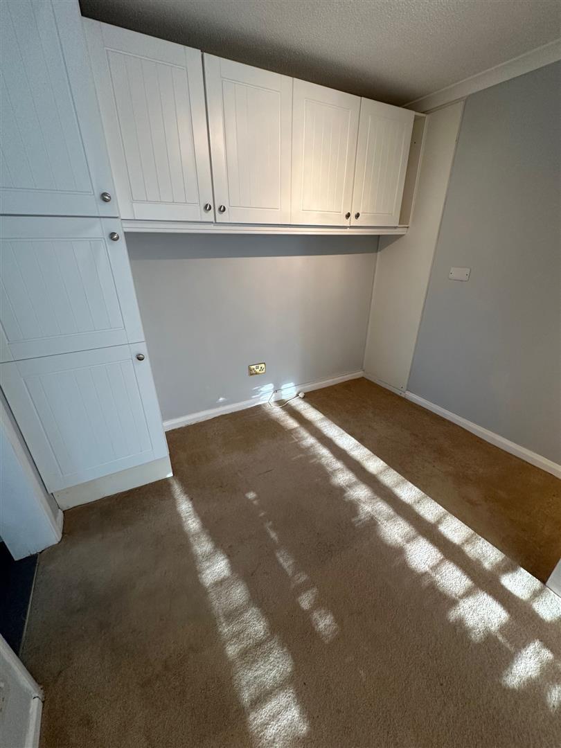 Flat Course Park Crescent in Fareham