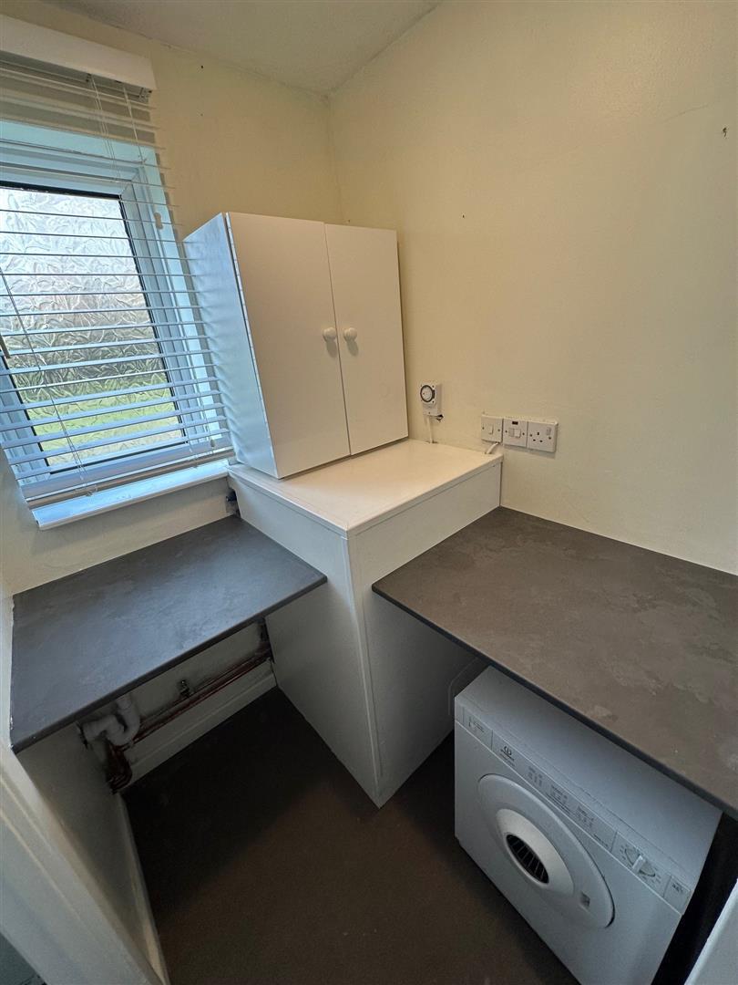 Flat Course Park Crescent in Fareham