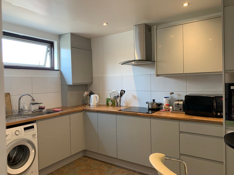 Room Carpenters Road in Greater London
