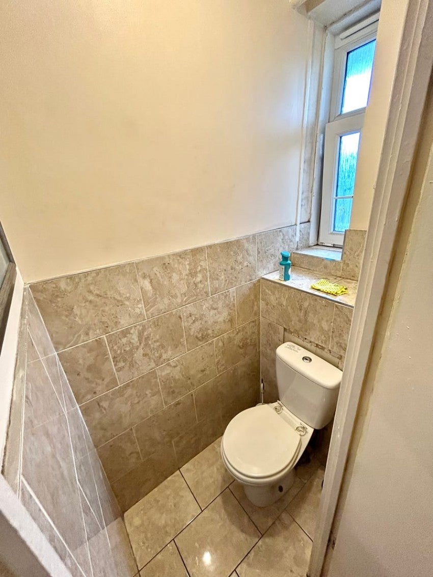 Room Devas Street in Greater London