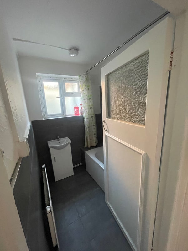 Room Lea Bridge Road in Greater London