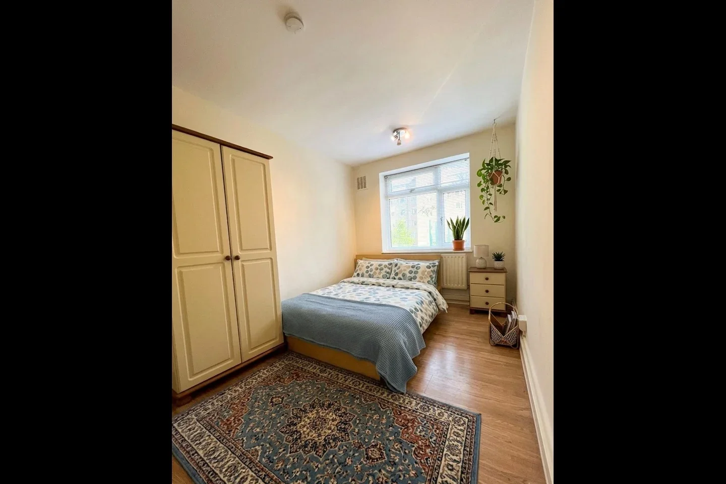 Room Clapham Road Estate in Greater London