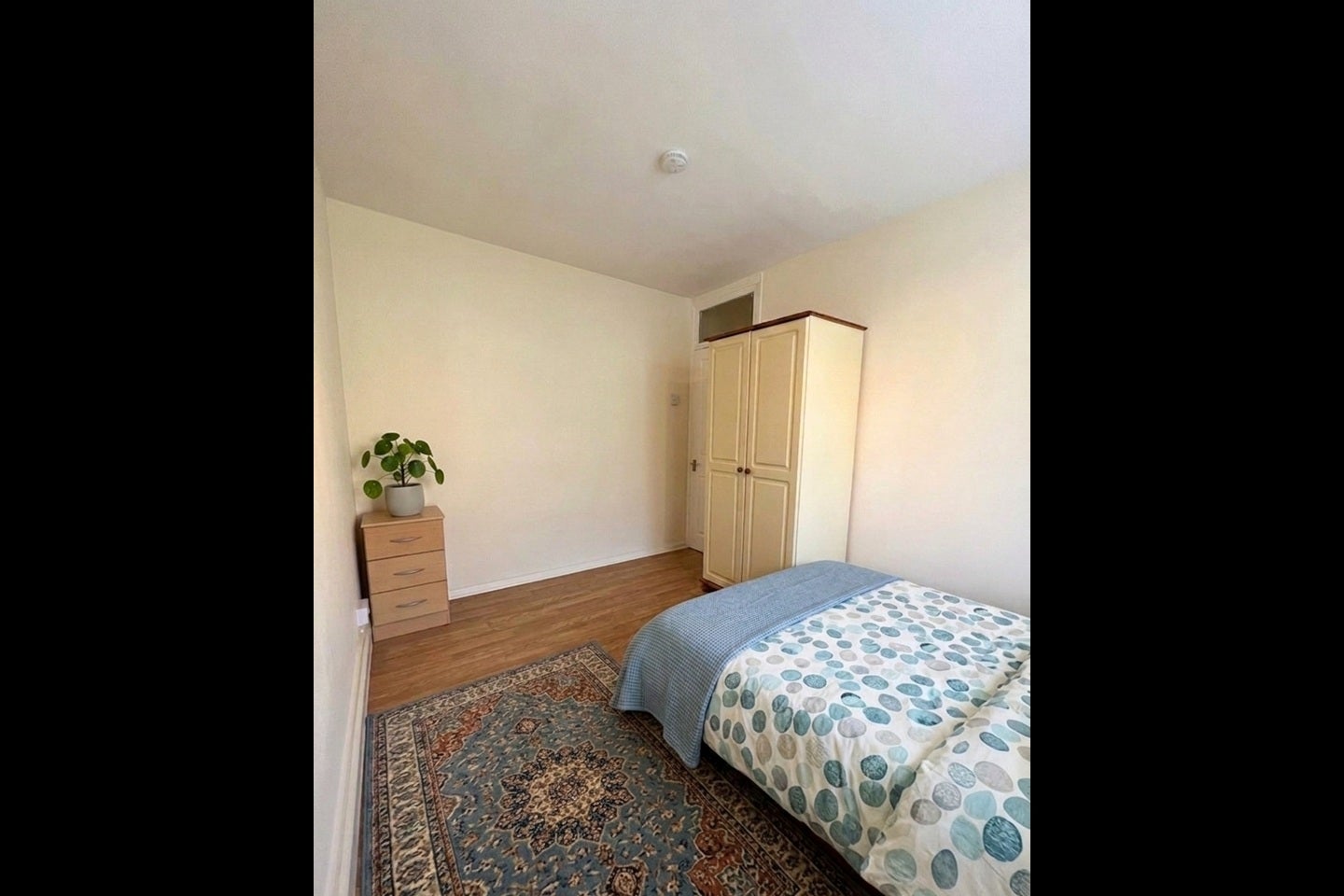 Room Clapham Road Estate in Greater London