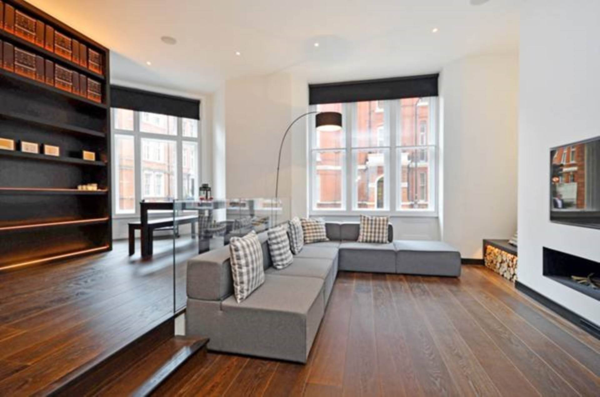 Flat Green Street in City of Westminster