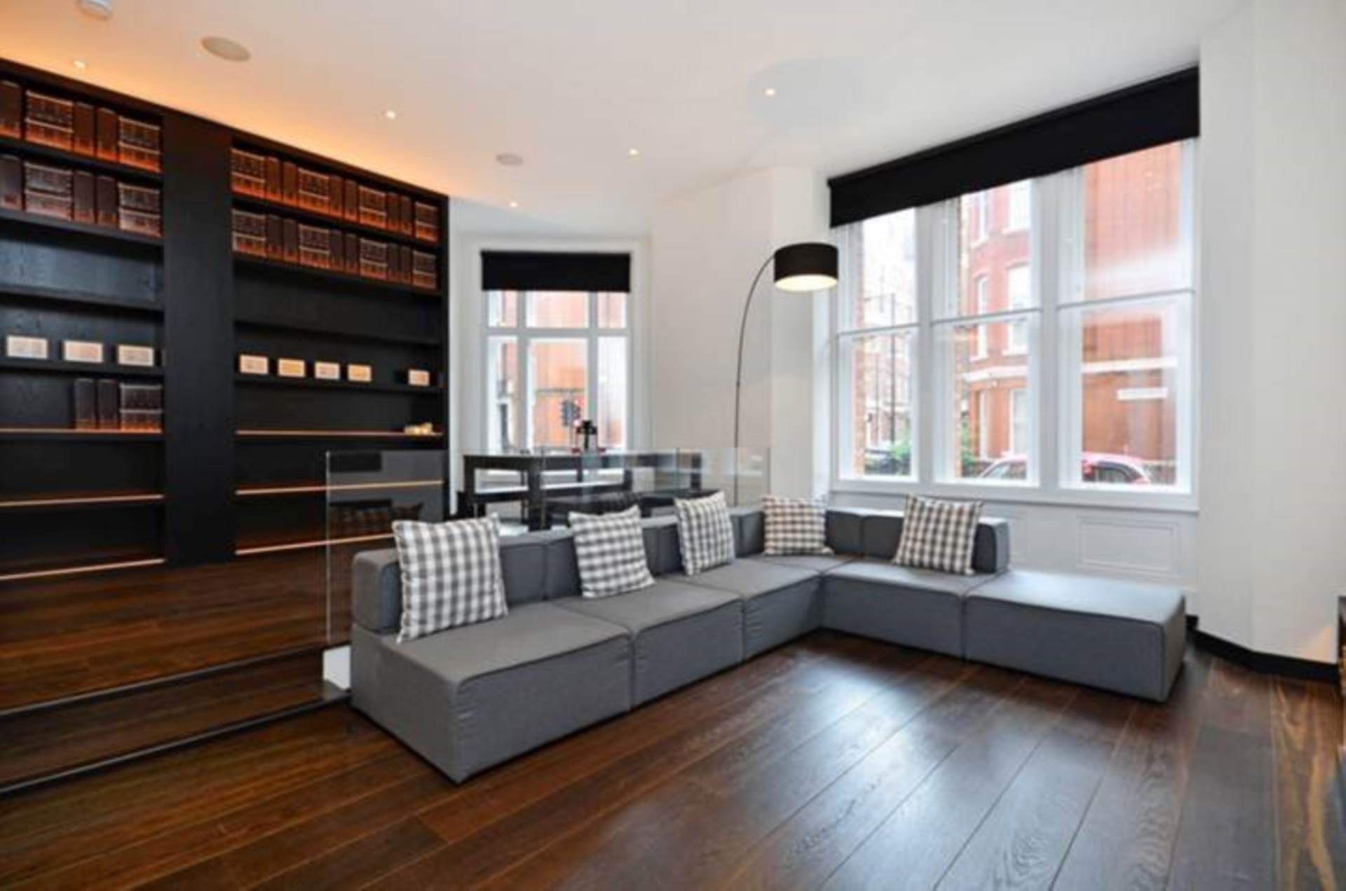 Flat Green Street in City of Westminster