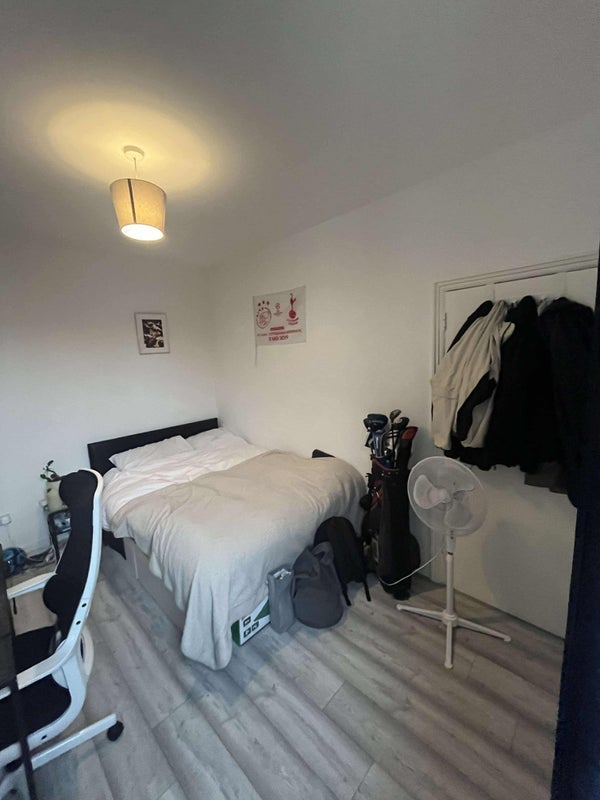 Room Gassiot Road in Greater London