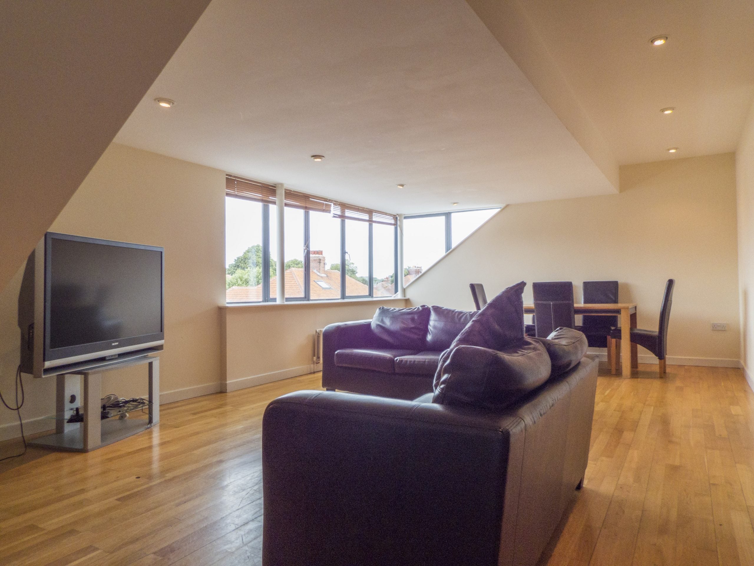 Flat Grosvenor Road in Newcastle upon Tyne