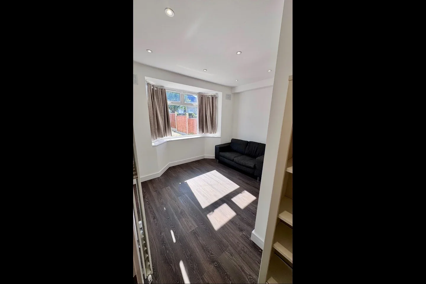 Flat Selborne Gardens in Greater London