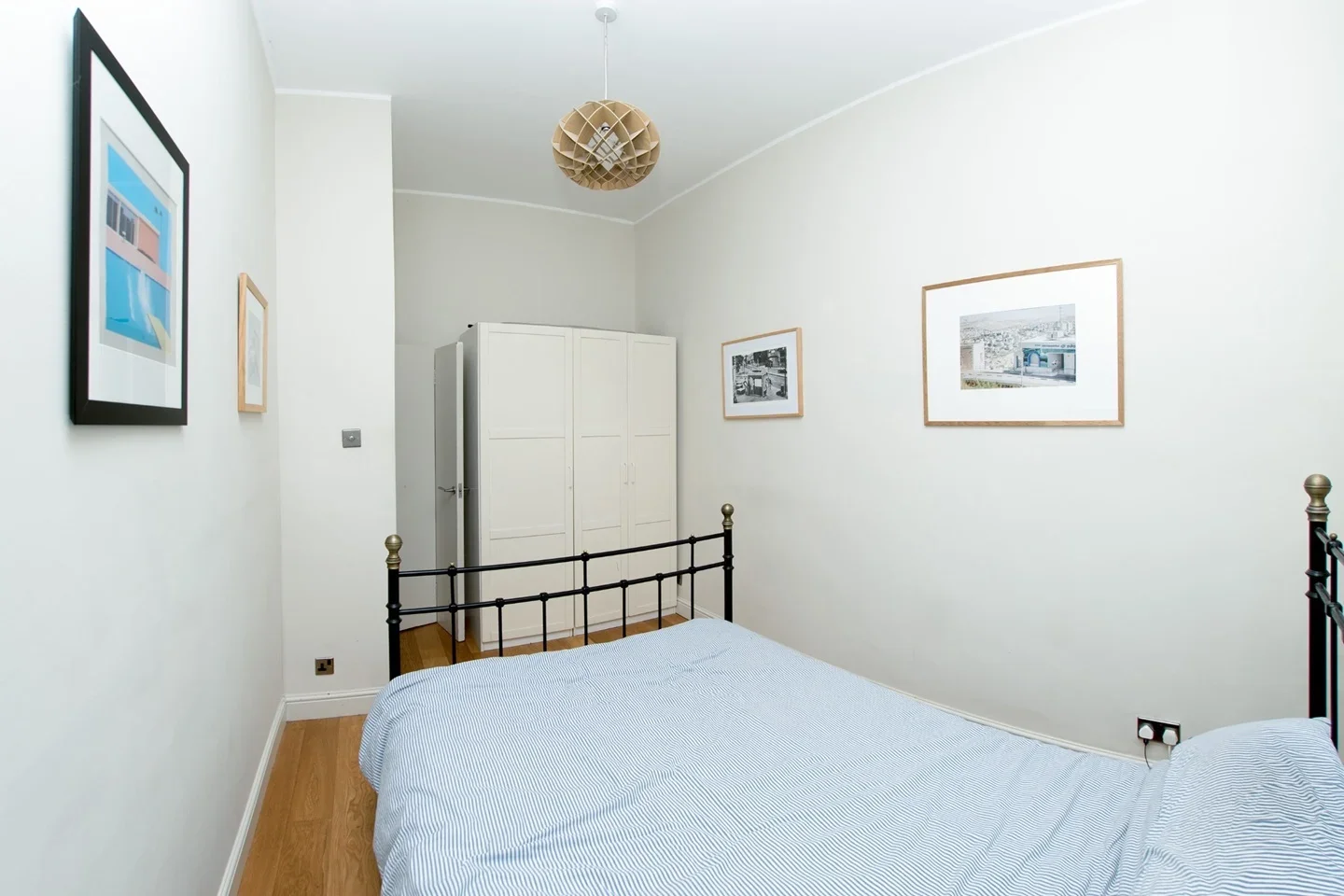 Flat Packington Street in Greater London