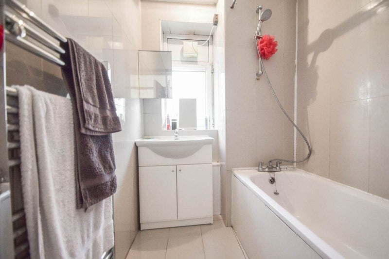 Room Amhurst Park in Greater London