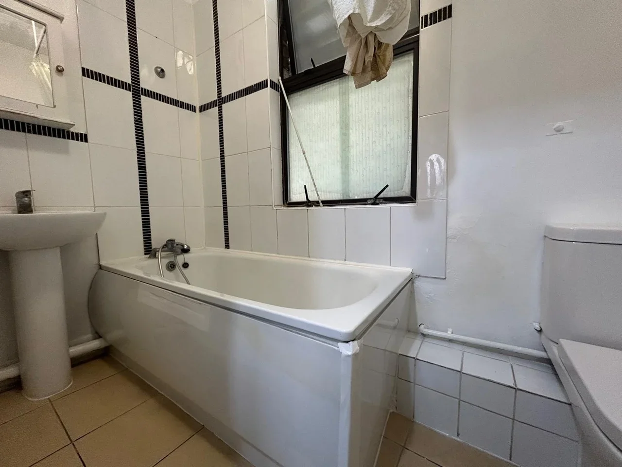 Flat Guru Nanak Road in Greater London