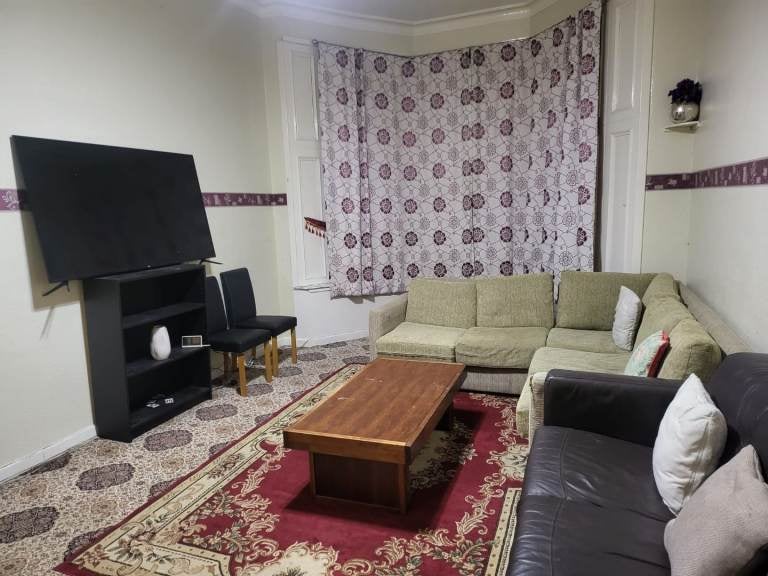 Flat Kintra Street in Glasgow