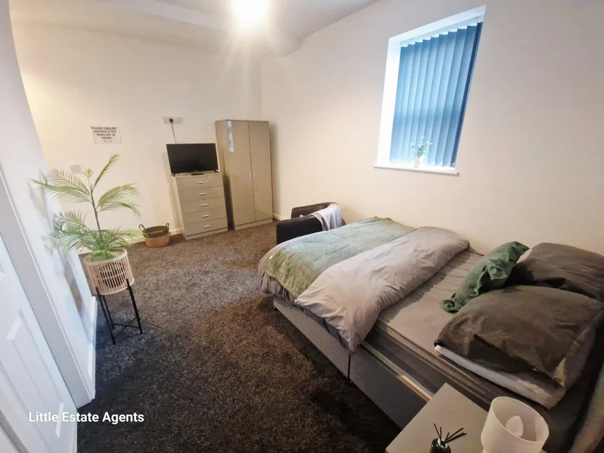 Room Claughton Street in St Helens