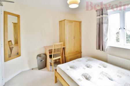 Room Chieftain Way in Cambridge