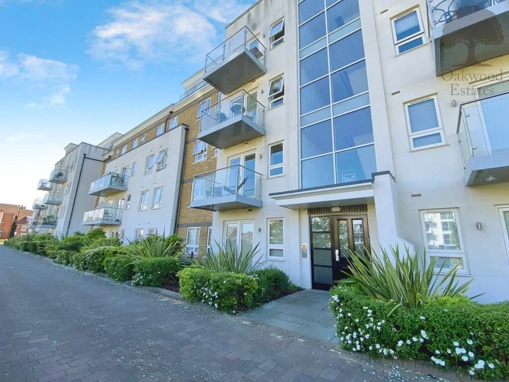 Flat Heron Way in Maidenhead